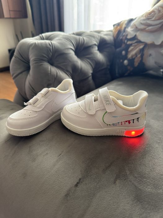 Vand adidasi nike marime 24 noi