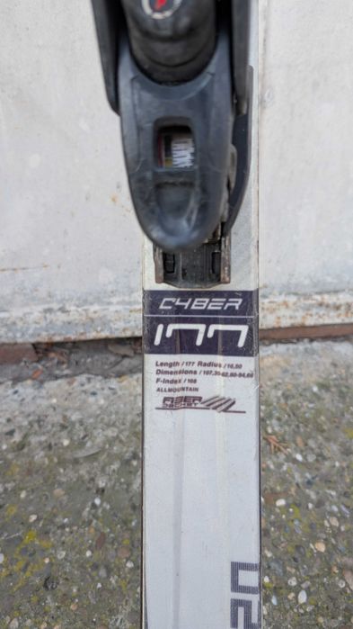 Vând 1 x ski Head 177cm