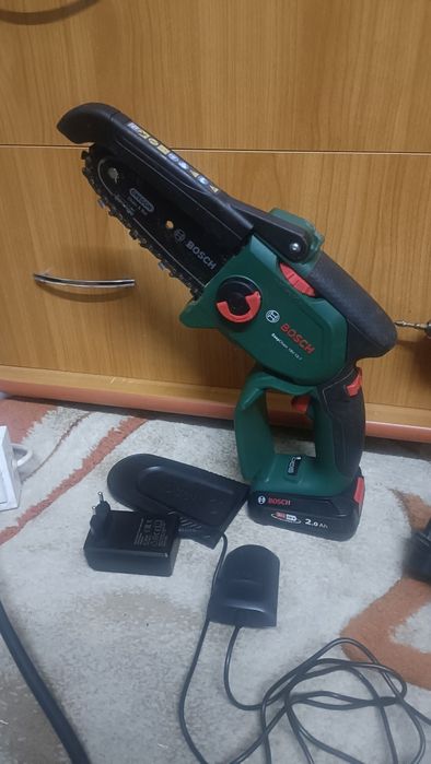 Mini fierastrau bosch