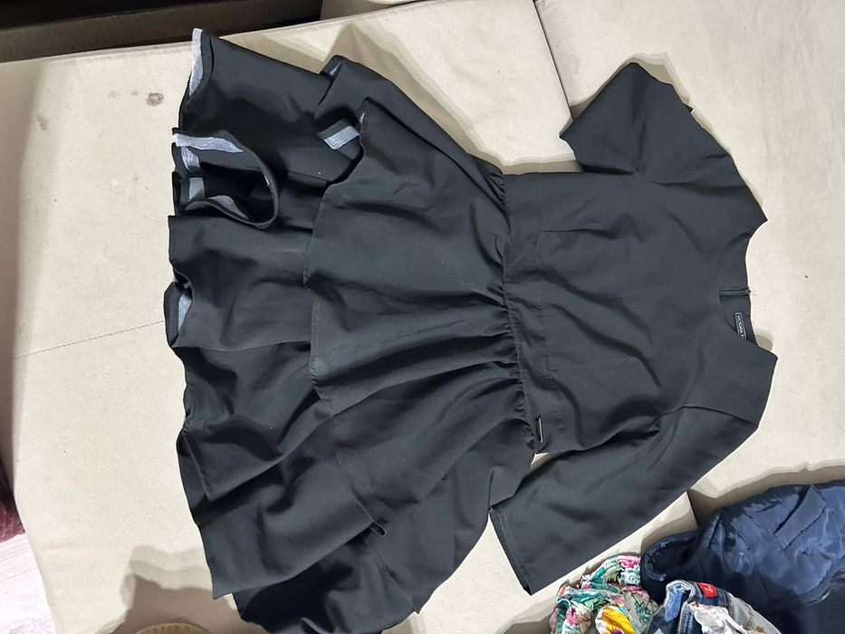 Продам  детские вещи.