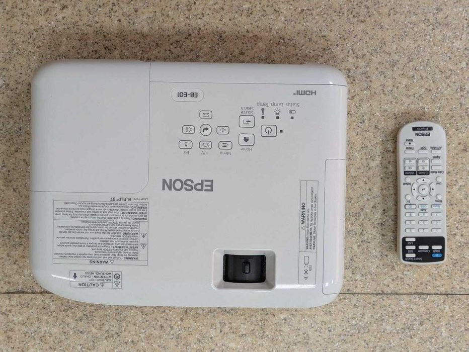 Проектор Epson EB-E01+экран