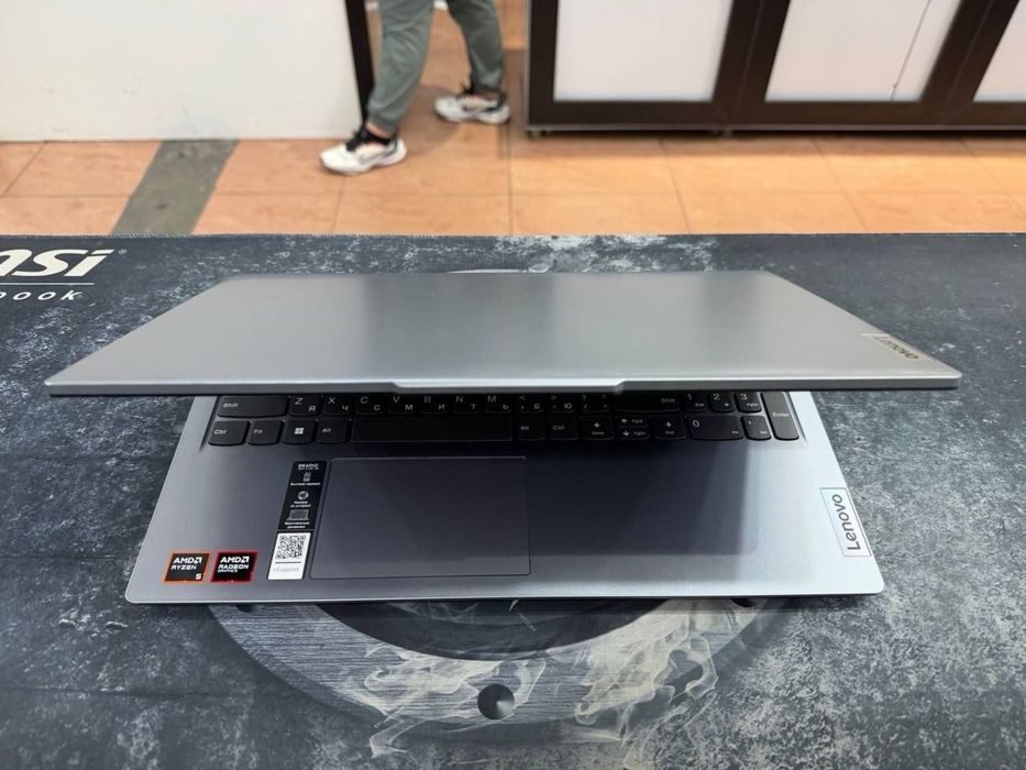 Lenovo Ideapad Slim3
