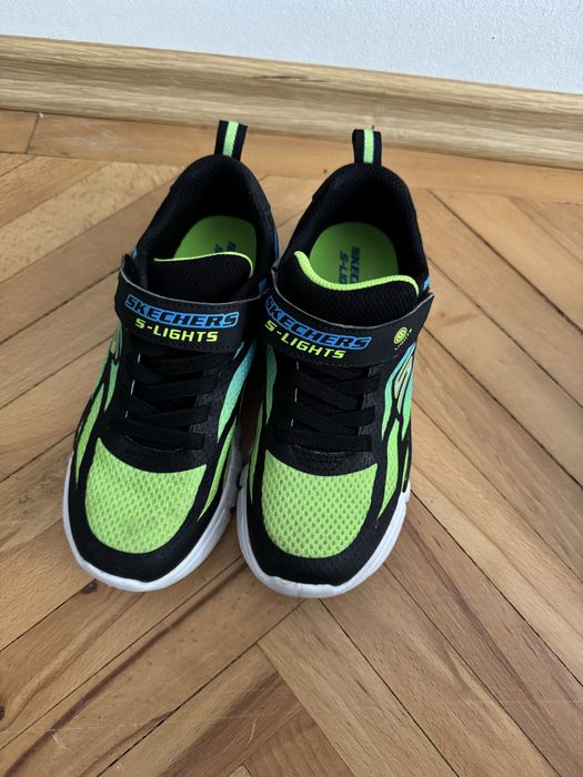 Adidasi skechers 34