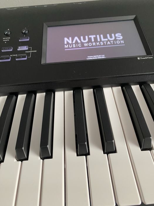 Vând Korg Nautilus 61 Key