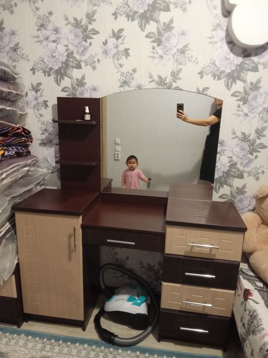 Продам  камод для спальни.