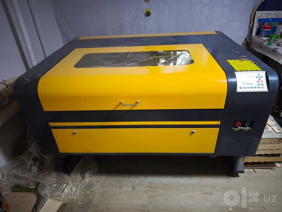 Лазерный станок. 1000:800мм. 100w колба