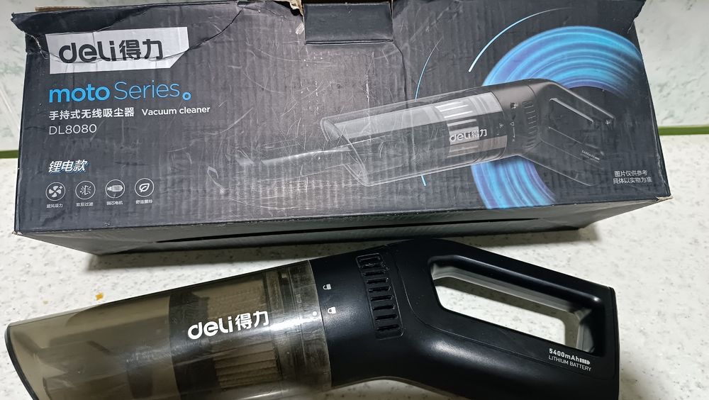 Беспроводной ручной пылесос Deli из серии Moto, модель DL8080.