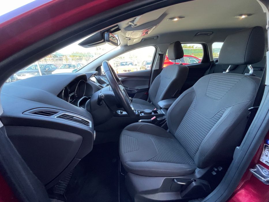 Ford Focus Titanium 11/2015, 1.5 TDCi 120cp Euro6, Lane Assist, Bi-Xenon, Scaune incalzite, Volan incalzit, Navigatie, Pilot automat