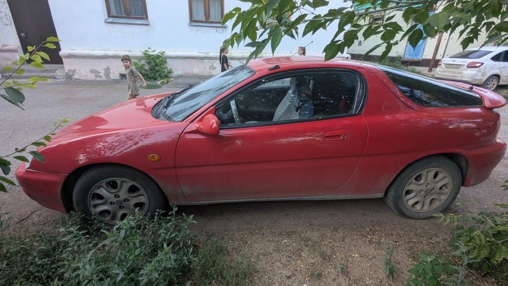 Машина (автомобиль) Mazda MX3 1992