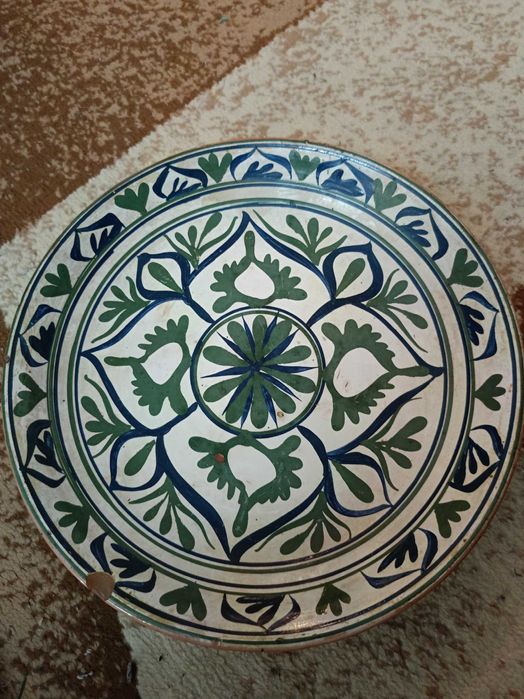 Тарелки разные, чайник, кофейная пара