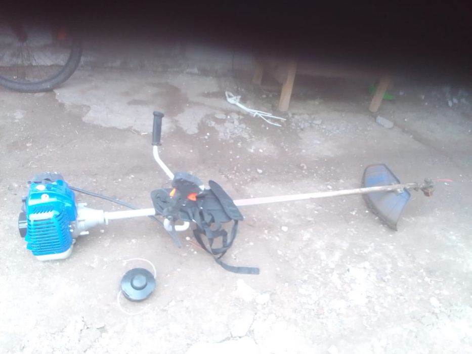 продам триммер рабочий