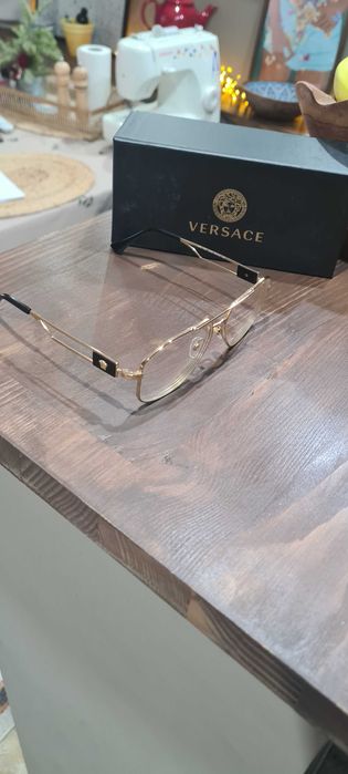 Ochelari Versace, model deosebit Pilot vedere sau soare