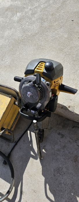 Pikamer profesional benzina wacker neuson  plus vibrator beton 2 iesir