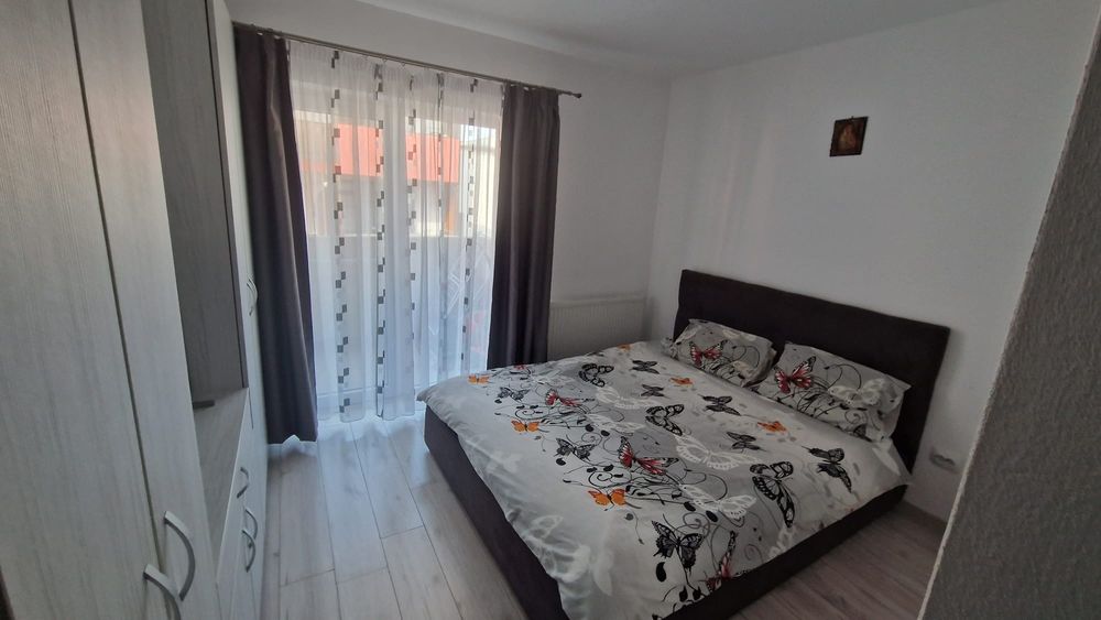 Vand apartament cu 2 camere