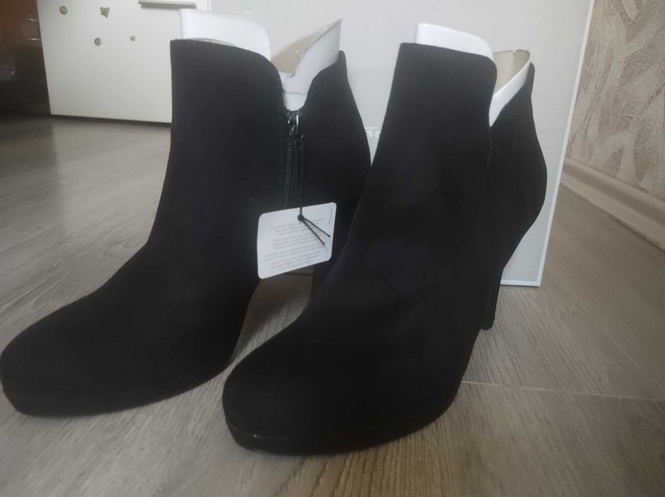 Черни Боти Tamaris