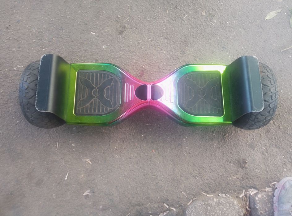 Schimb cu un telefon. haveboardul funcțional cu incarcator. Mentionez ca tine puțin bateria.