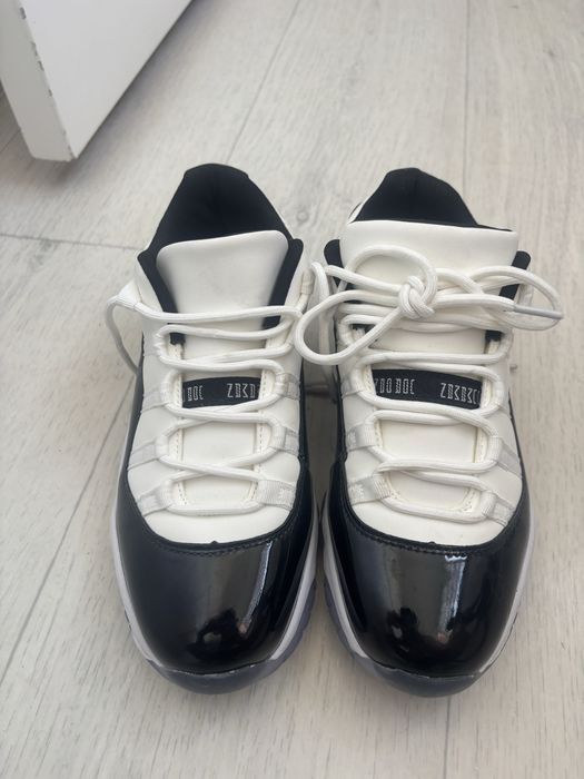 Air Jordan 11 Low