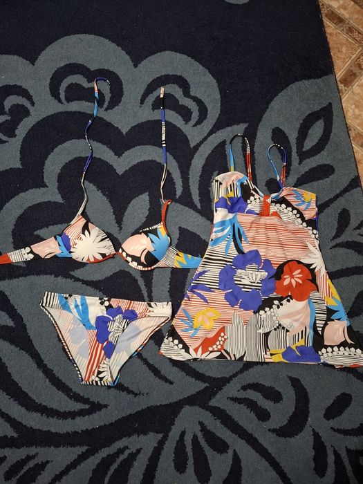 Продам купальники  б/у