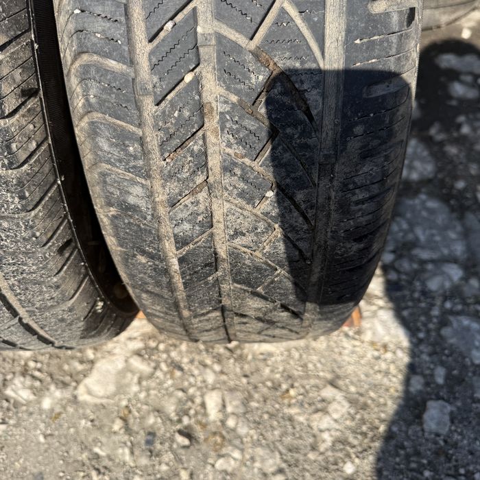 2 броя зимни гуми Fortuna 215/65 R16 Dot 0922 ном 735