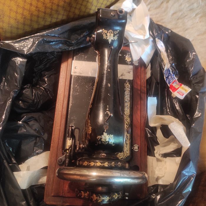 Ръчна шевна машина SINGER