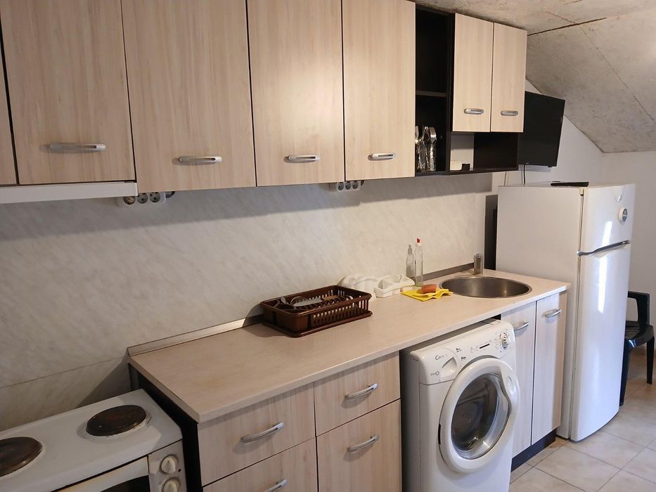 Дава се под наем Етаж от къща в Бургас, Сарафово - 100 кв.м за 408 € - Снимка #4