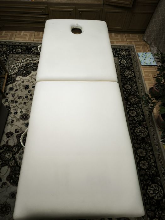 Продам кушетку, массажный стол