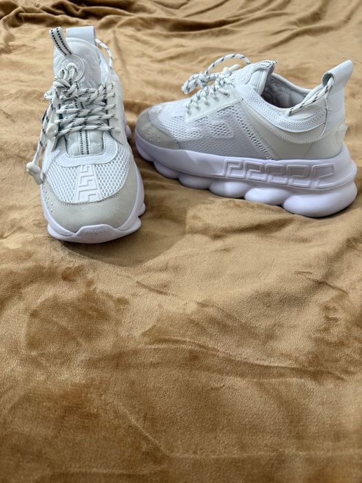 Adidași Versace chain reaction