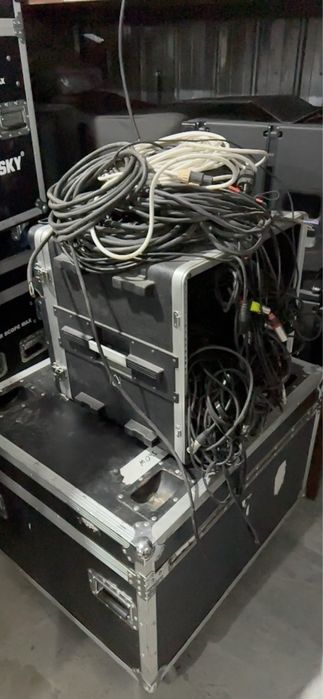 Продам кофры , кейсы , реки , чемоданы