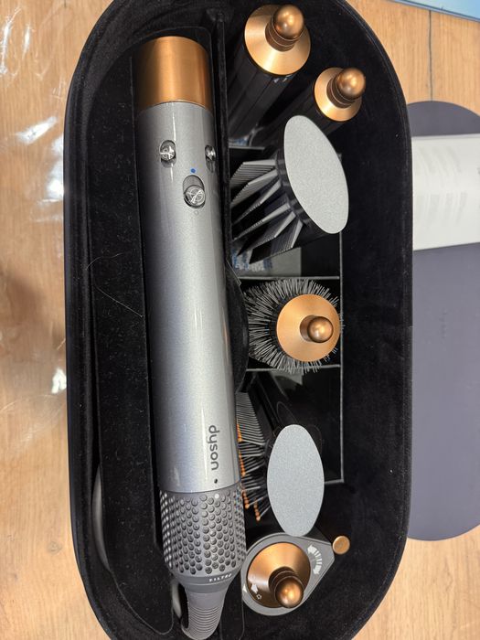 Продается фен dyson, в отличном