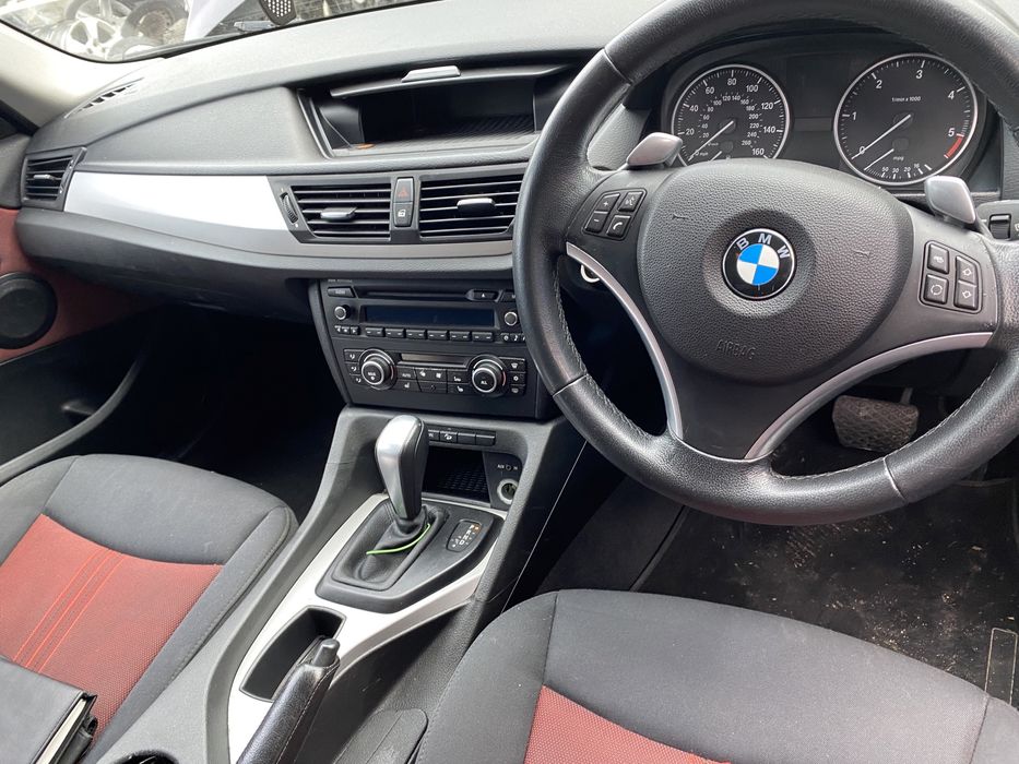 Haion cu lunetă BMW X1  2011
