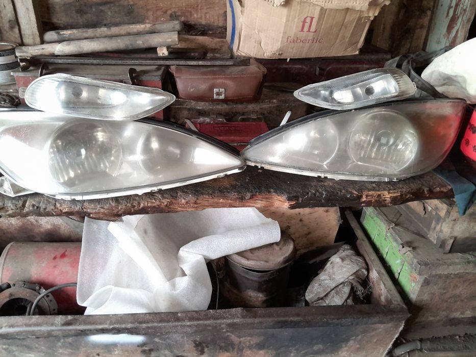 Продам фары на камри 30 европец