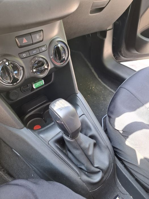 Peugeot 208 2017 година