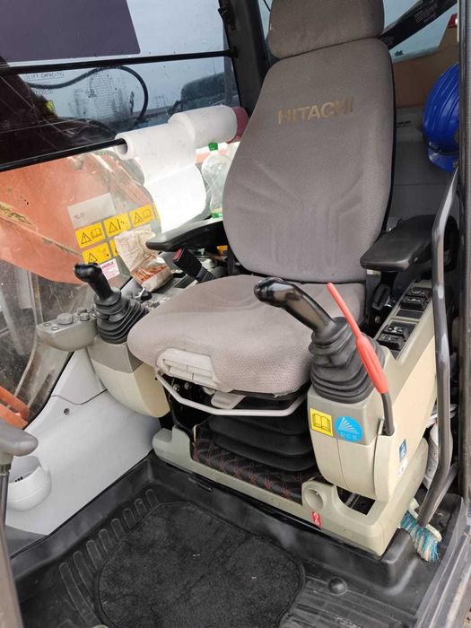 VAND excavator pe senile Hitachi ZX250LC