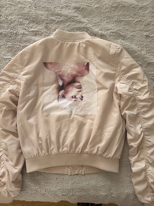 Яке Ариана Гранде H&M