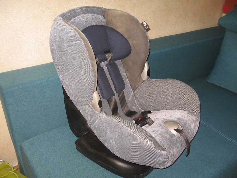 Продавам детско столче за кола MAXI-COSI