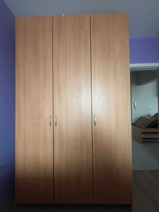 Гардероб трикрилен