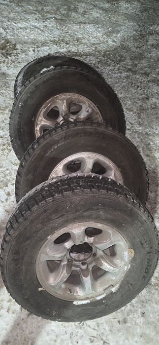 Продаю резину с дисками