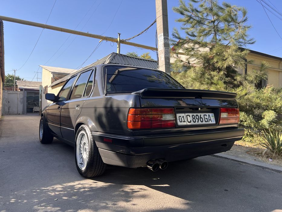 Продам bmw e30  рестайлинг