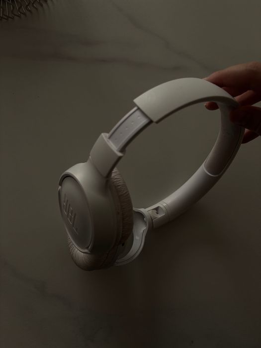 JBL слушалки безжични