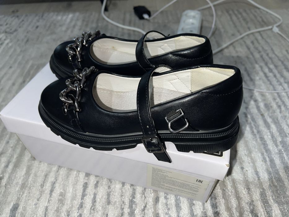 Детская школьная обувь.