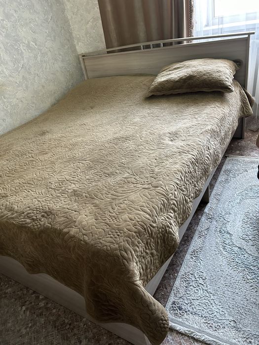 Продам двухспальную кровать