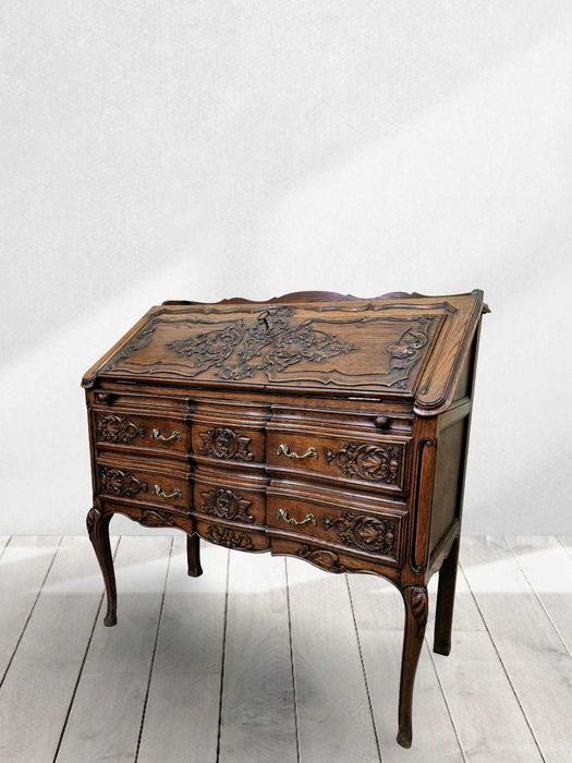 Ръчно резбован френски секретер писалище от масивен дъб