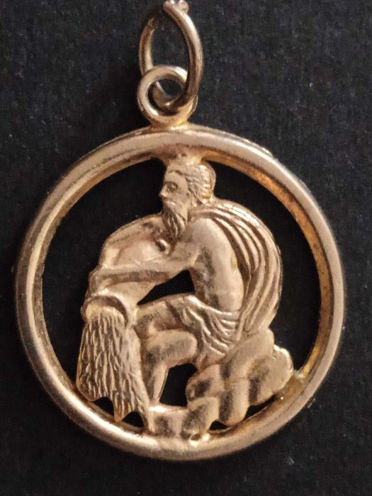 Бижута колие синджир медальон