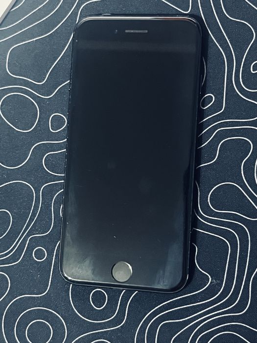 продаю iPhone 7