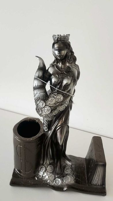 Визитник Фортуна Статуетка с Моливник  или Статуетка Богинята Фортуна