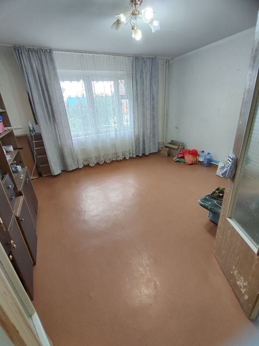 Продается 3-комн (7-30, 1 эт)