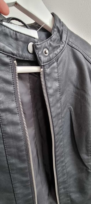 Продавам дамско яке от еко кожа, размер М