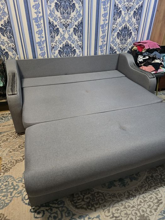 Продам шкаф и мягкую мебель