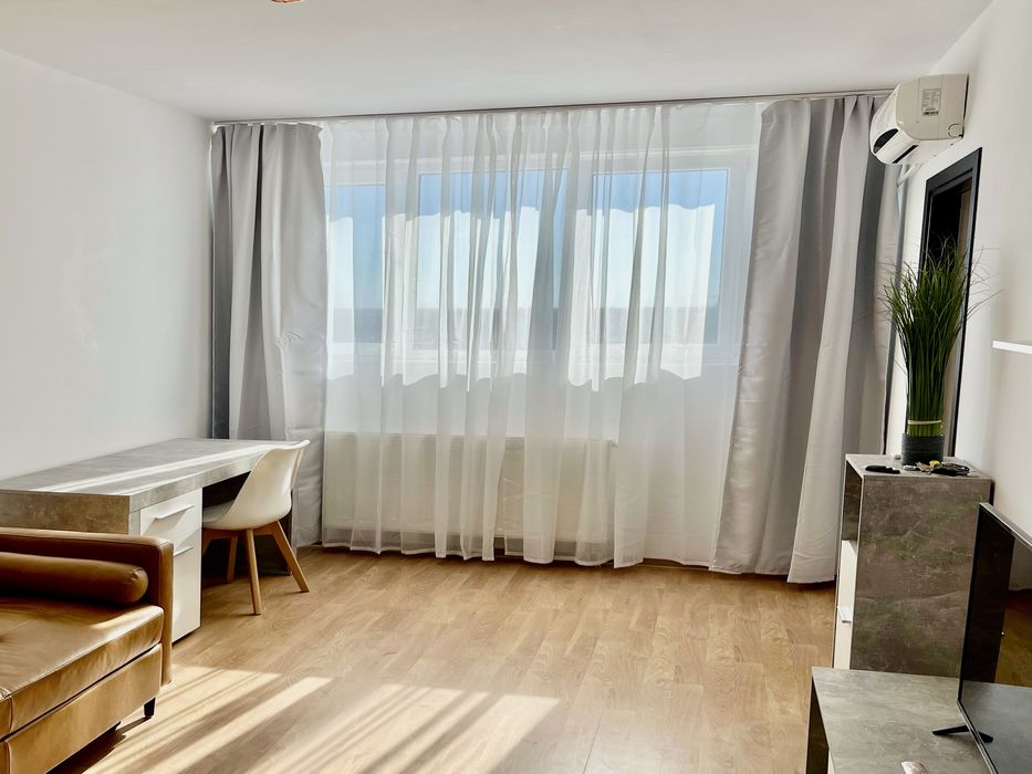 Închiriez apartament central, 1 cameră, bloc nou, parcare gratuită inclusă, cheltuieli mici