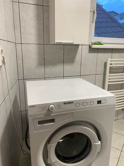 Închiriez garsoniera